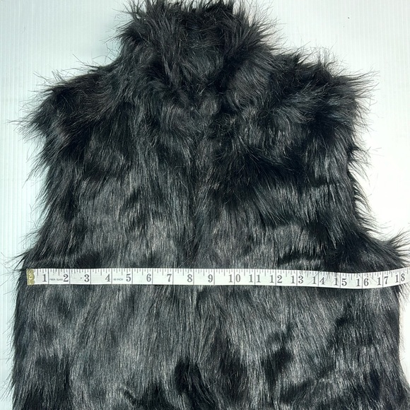 Unbranded Women Black Faux Fur Outer Shell Gilet - Picture 8 of 10